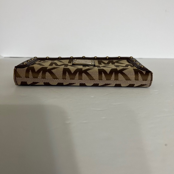 MICHAEL KORS MK Signature Jacquard Canvas with brown leather/ gold studs Wallet - Picture 5 of 16